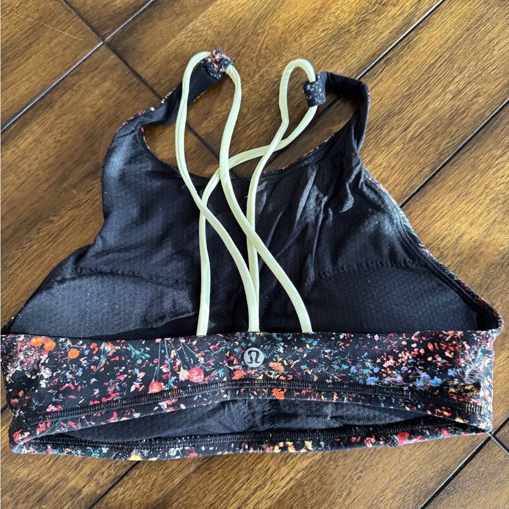 Lululemon flower sports bra size 4 - Picture 2 of 2